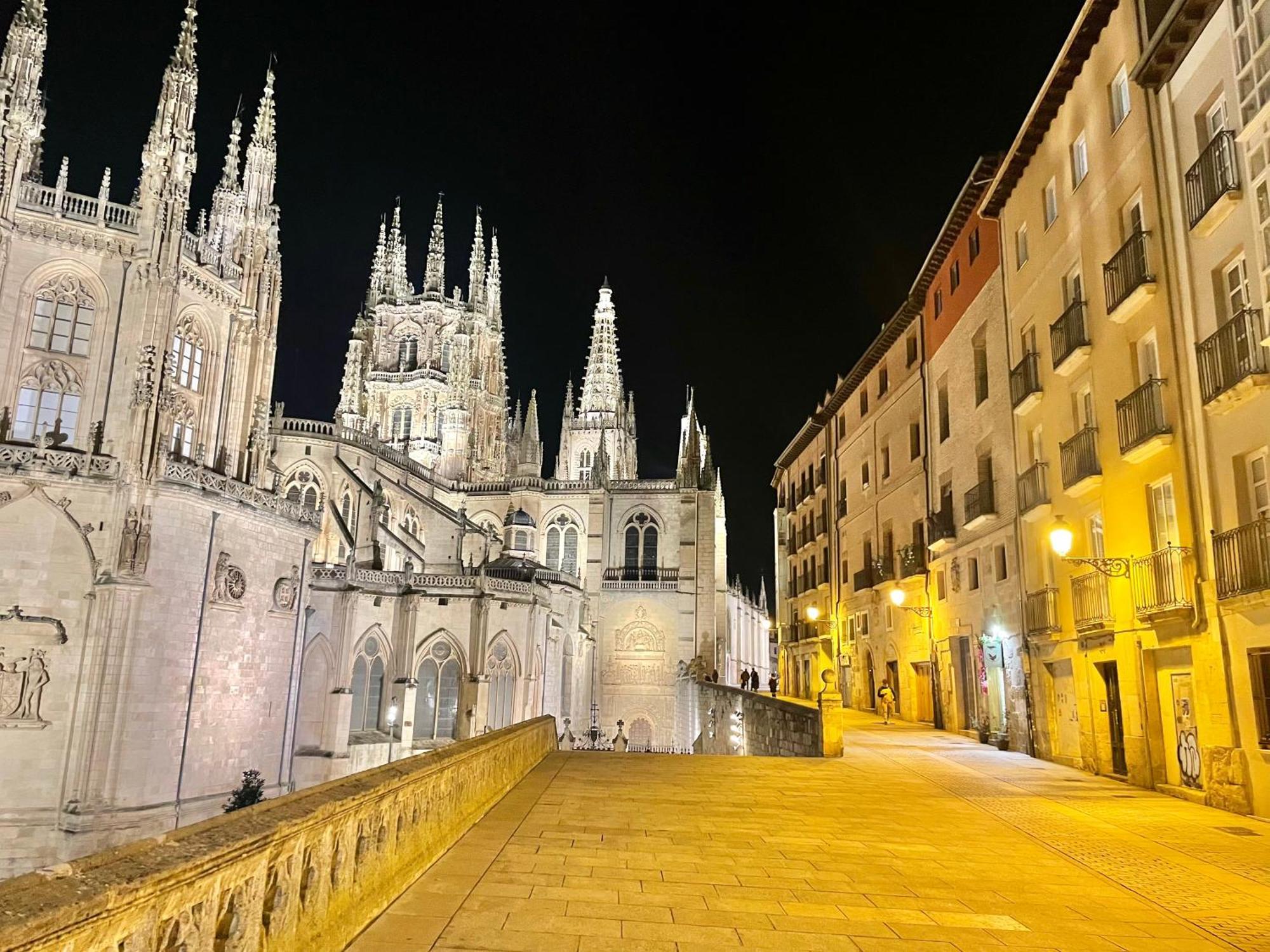 Contemplando La Catedral By Exclusive Burgos Apartments ภายนอก รูปภาพ